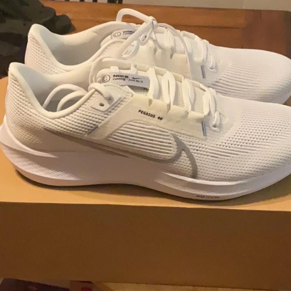 New in box men’s Nike air zoom Pegasus size 14 - Picture 4 of 7